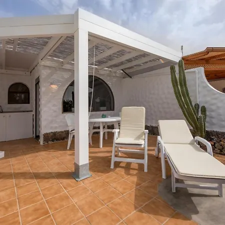 In Front Of The Pool, Large Terrace, Elegant & Confortable, Wi-fi Διαμέρισμα *