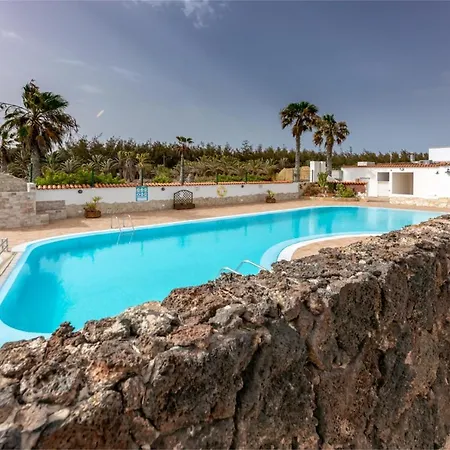 In Front Of The Pool, Large Terrace, Elegant & Confortable, Wi-fi * Κόστα Κάλμα