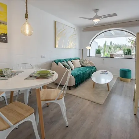 In Front Of The Pool, Large Terrace, Elegant & Confortable, Wi-fi Διαμέρισμα Κόστα Κάλμα