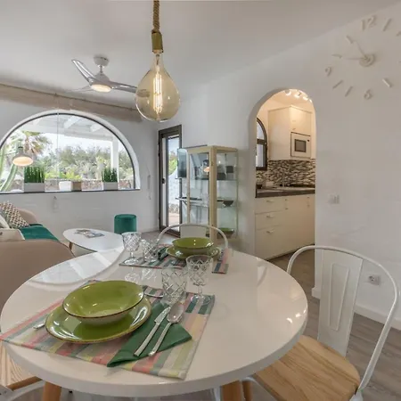 In Front Of The Pool, Large Terrace, Elegant & Confortable, Wi-fi Apartment Costa Calma