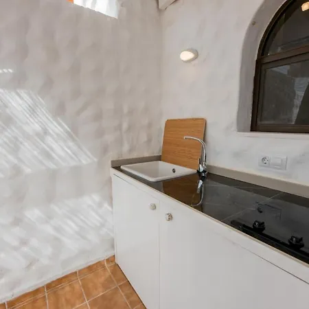 Apartment In Front Of The Pool, Large Terrace, Elegant & Confortable, Wi-fi Costa Calma